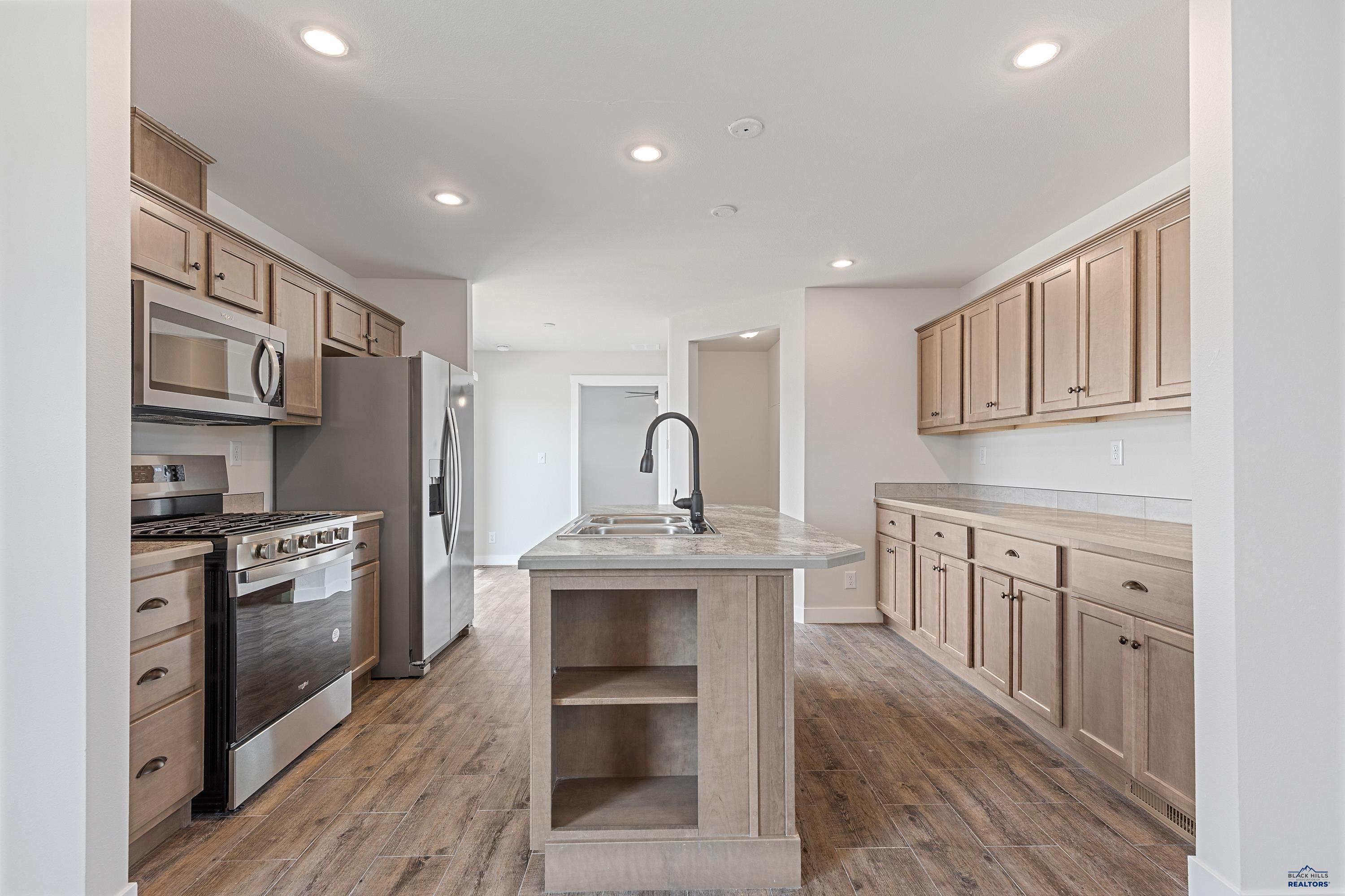 1717.101 E PHILADELPHIA