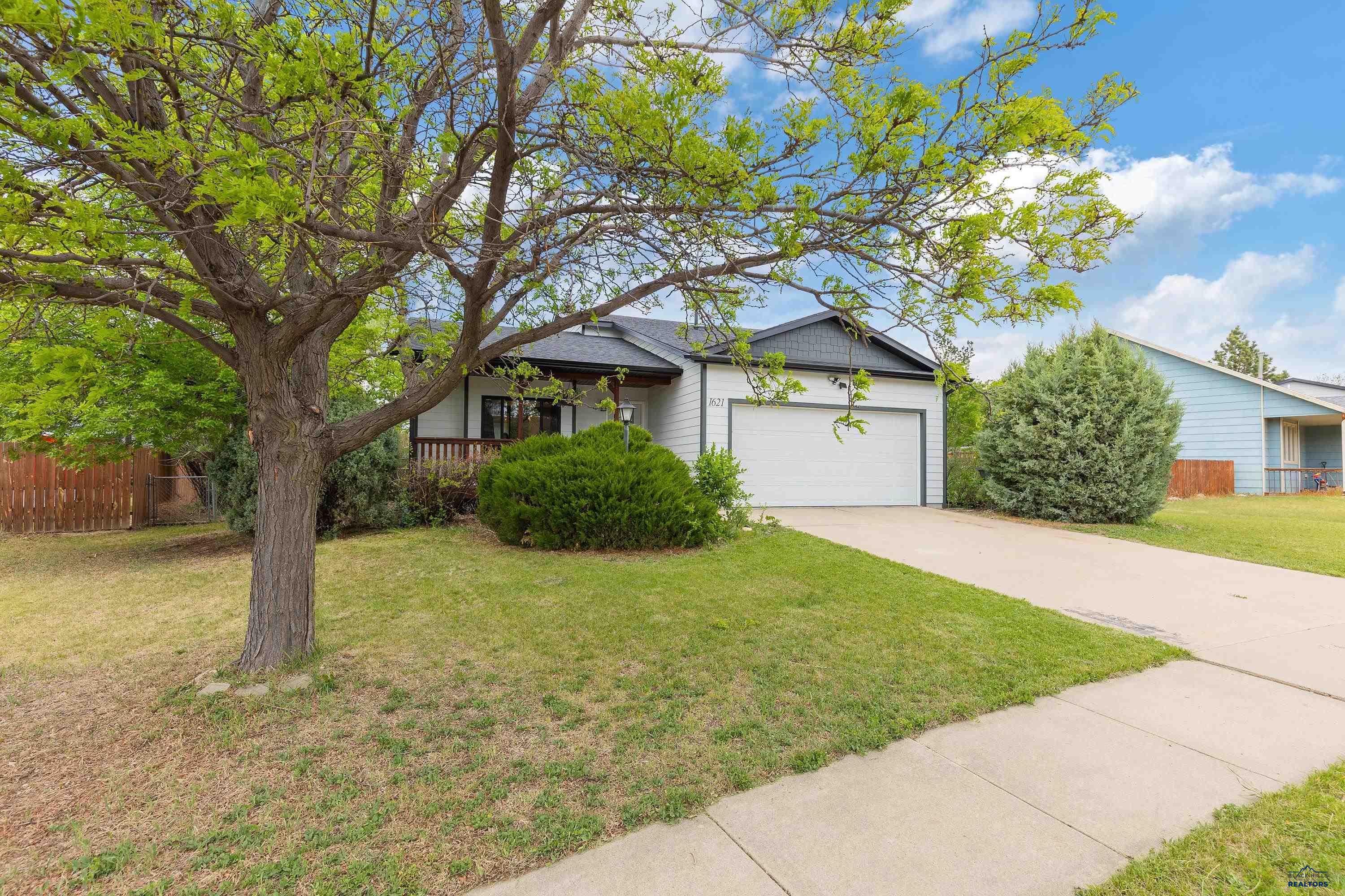 1621 COPPERFIELD DR
