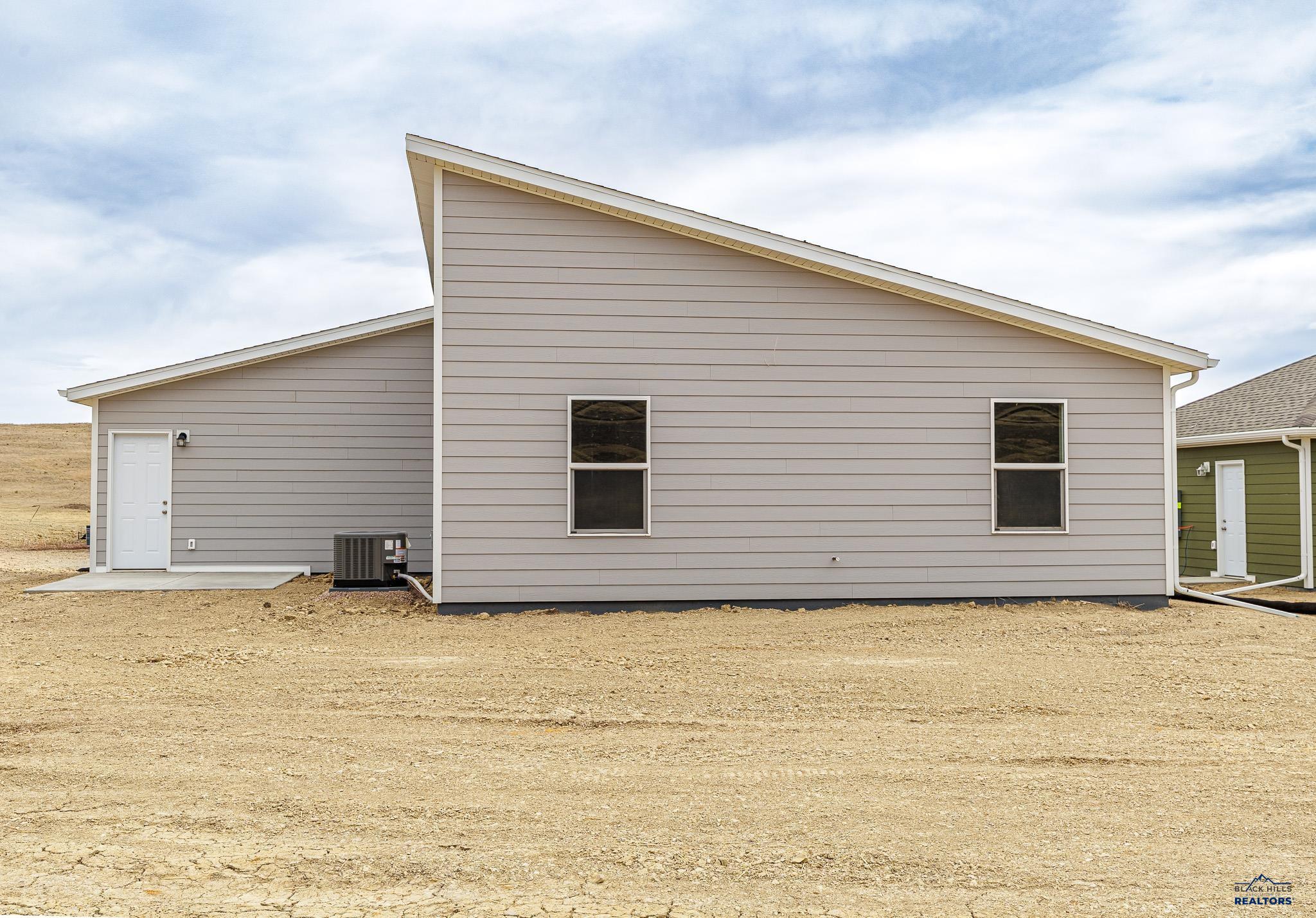 349 N VALLEY DR
