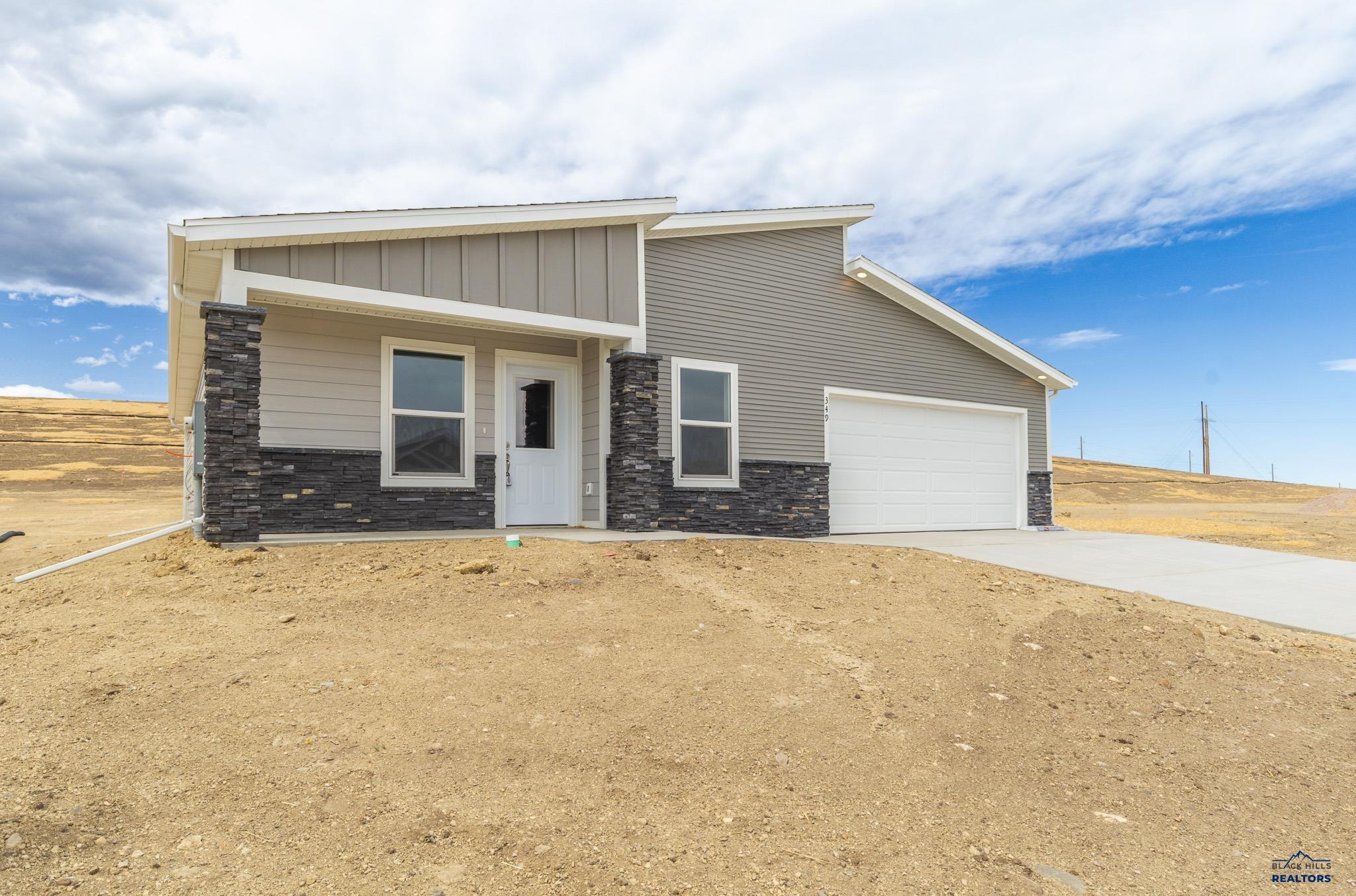 349 N VALLEY DR