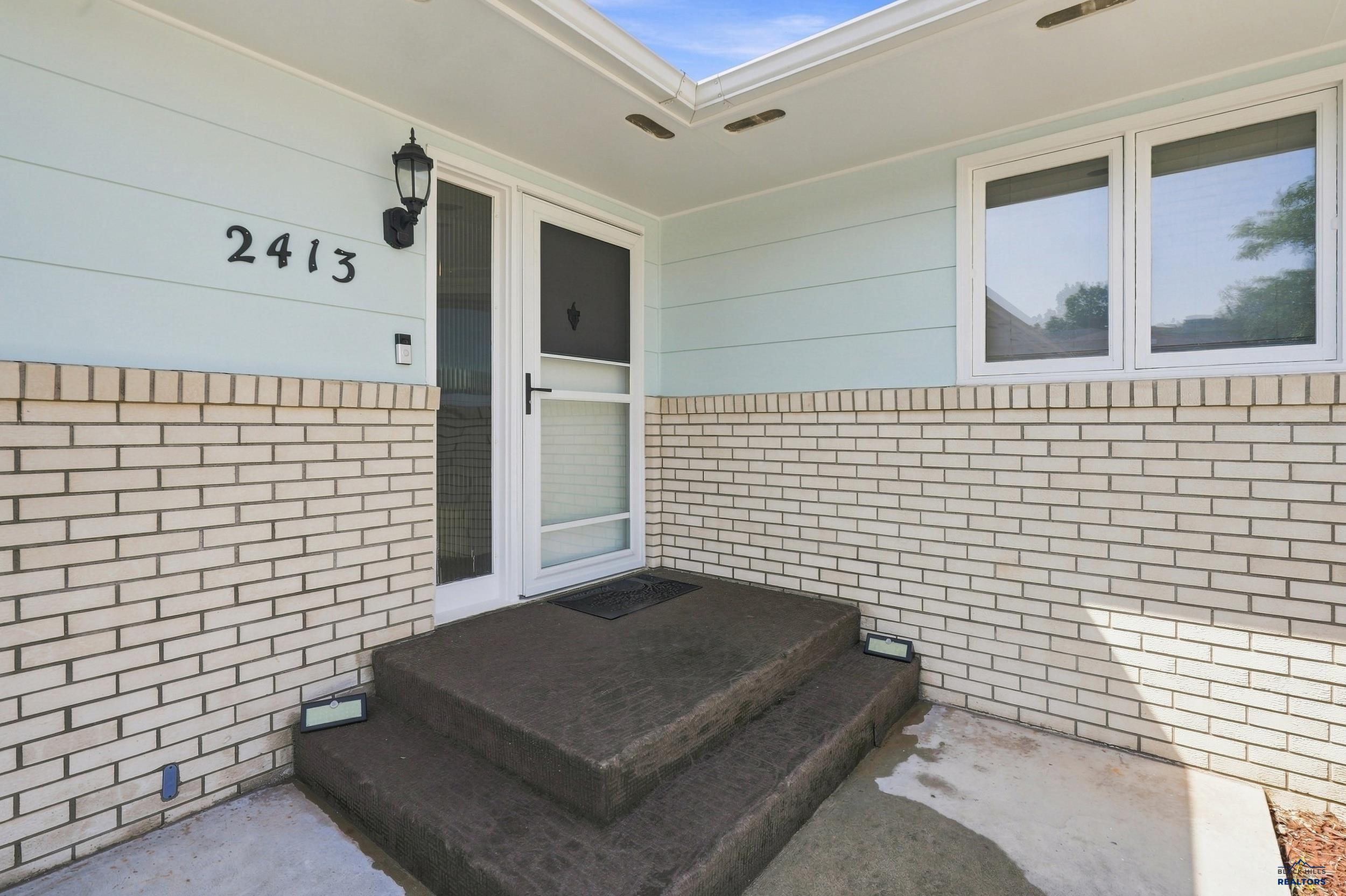 2413 HARNEY DR