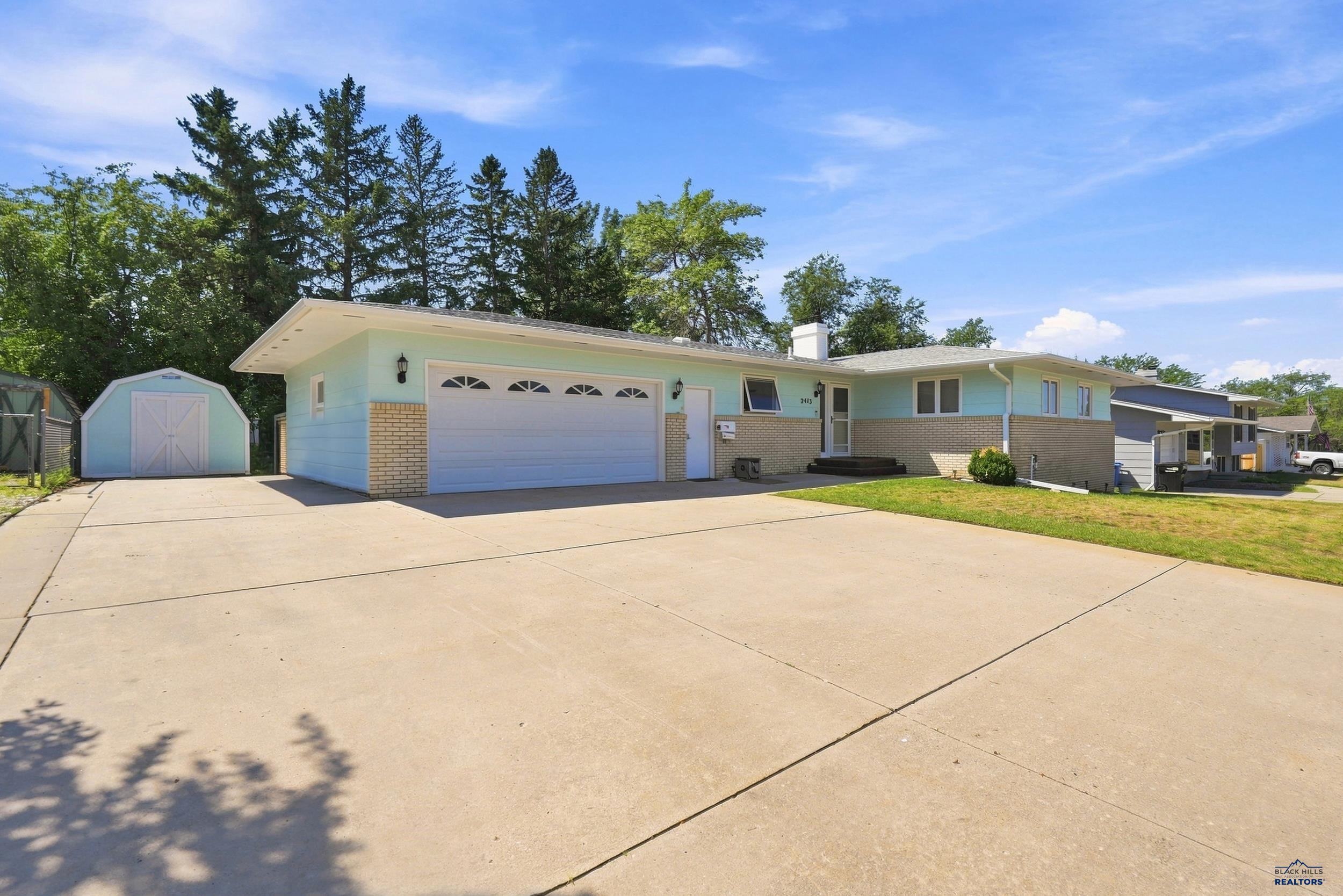 2413 HARNEY DR