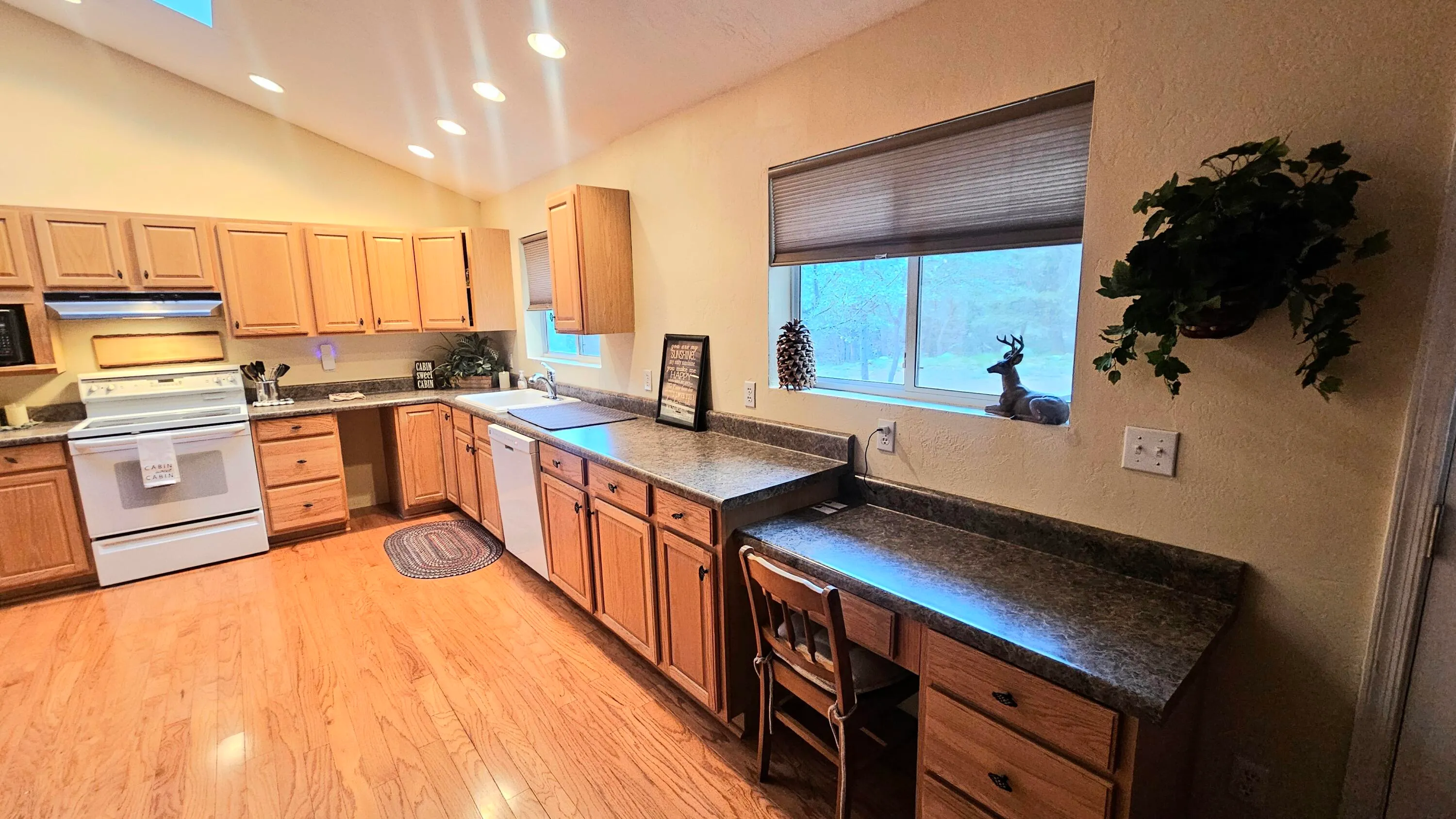 Pine, Arizona 85544, United States, 4 Bedrooms Bedrooms, ,2 BathroomsBathrooms,Residential,Active,226302