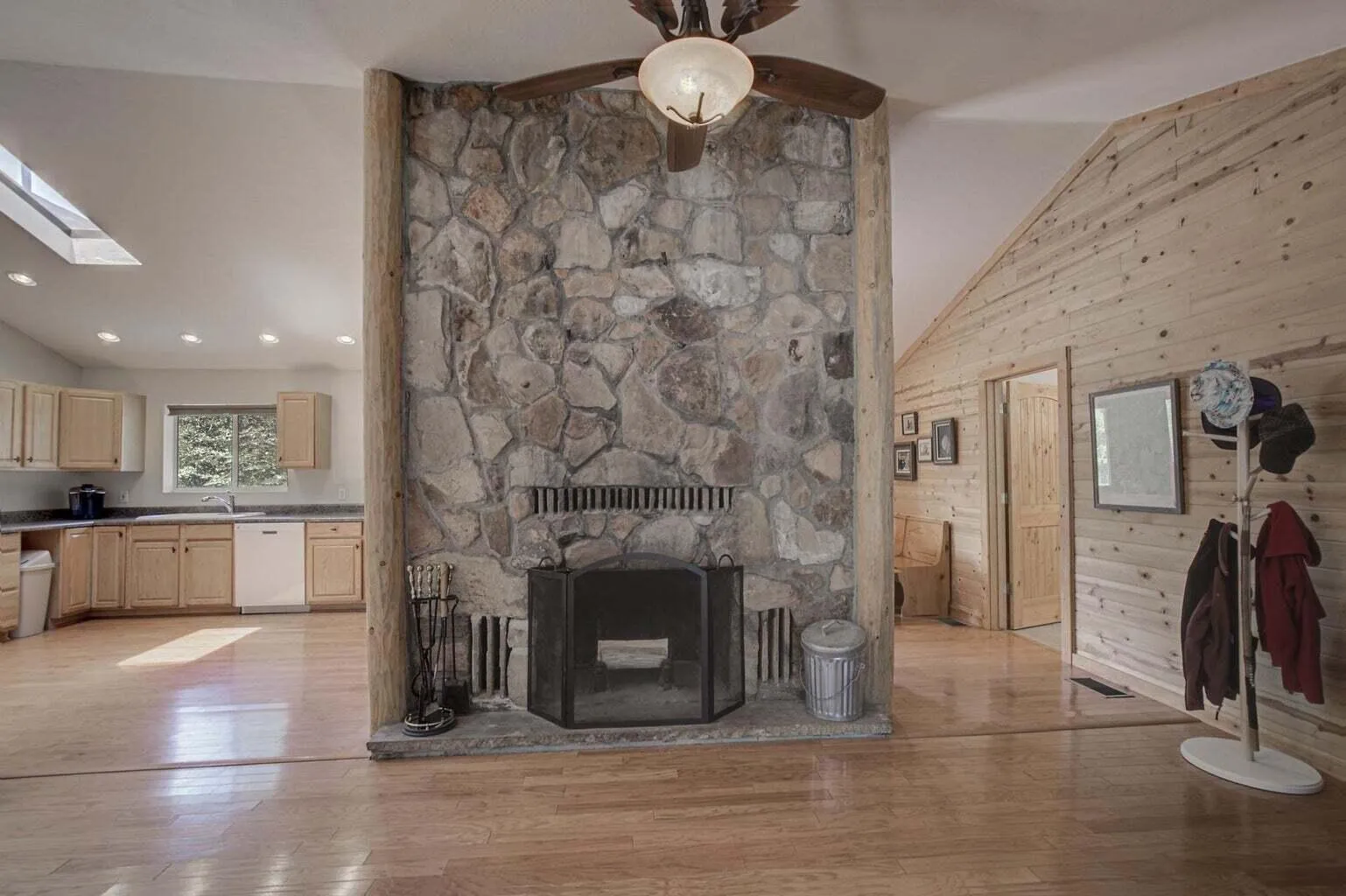 Pine, Arizona 85544, United States, 4 Bedrooms Bedrooms, ,2 BathroomsBathrooms,Residential,Active,226302