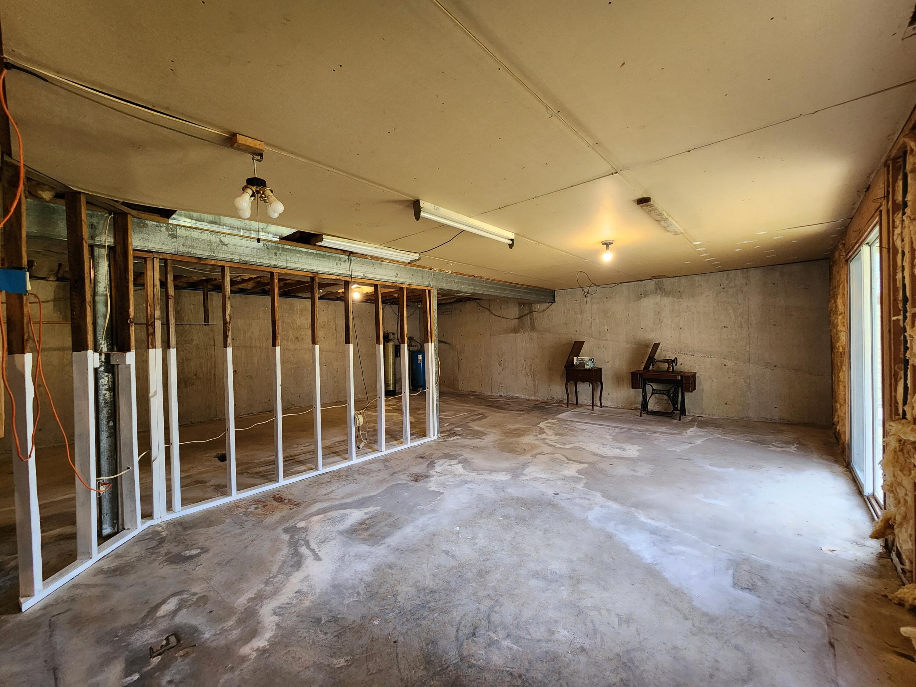 Rocky Mount, Virginia 24151, United States, 3 Bedrooms Bedrooms, ,2 BathroomsBathrooms,Residential,Active,240608