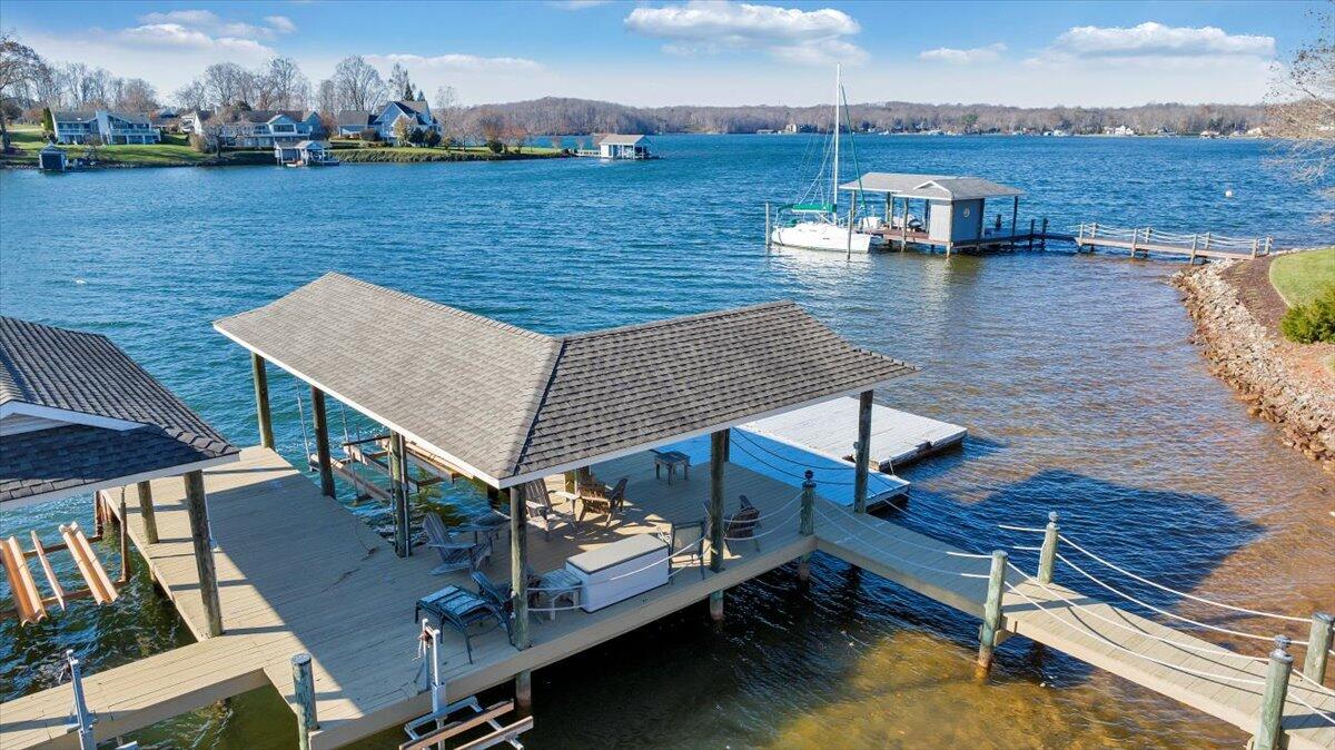 95 Shoreline Cir, Penhook, Virginia image 17