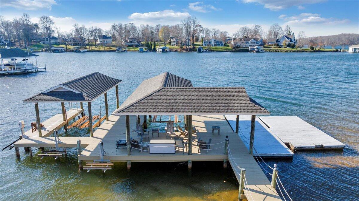 95 Shoreline Cir, Penhook, Virginia image 16