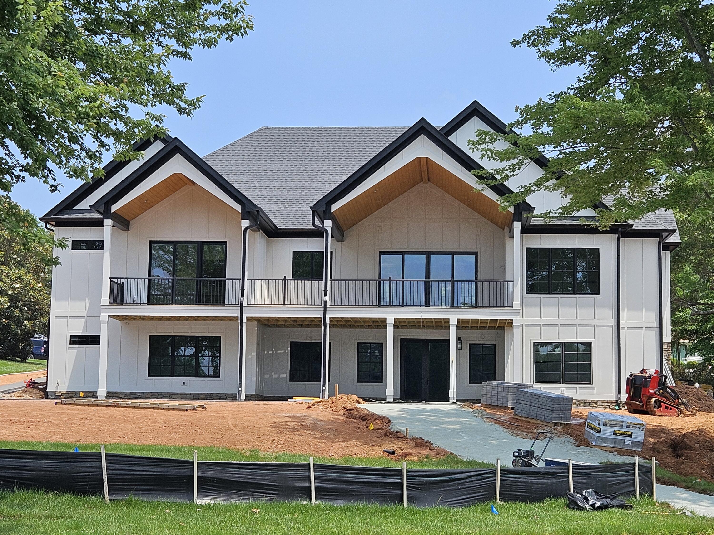 95 Shoreline Cir, Penhook, Virginia image 2