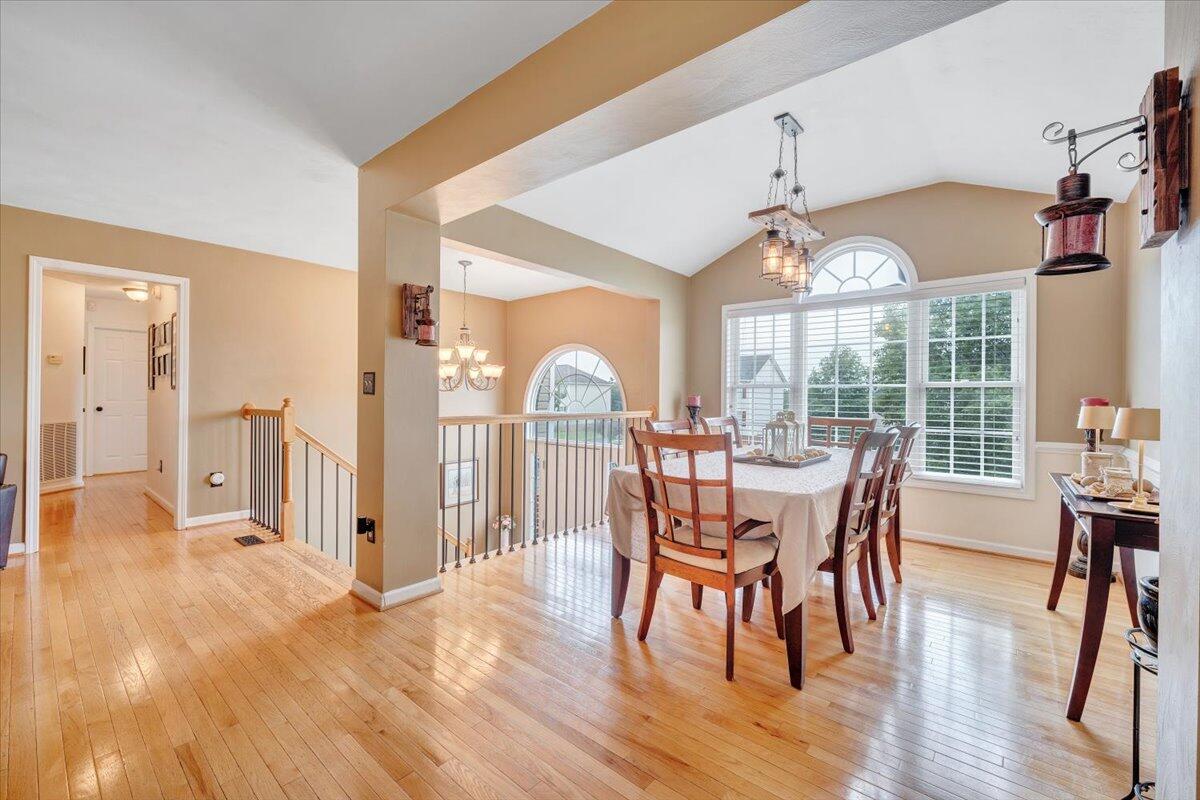 633 Castleridge Rd, Vinton, Virginia image 15