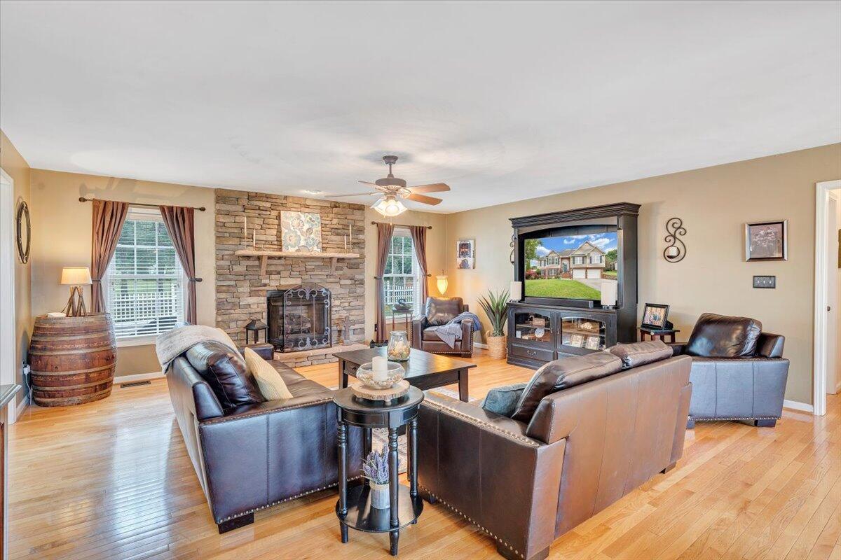 633 Castleridge Rd, Vinton, Virginia image 8