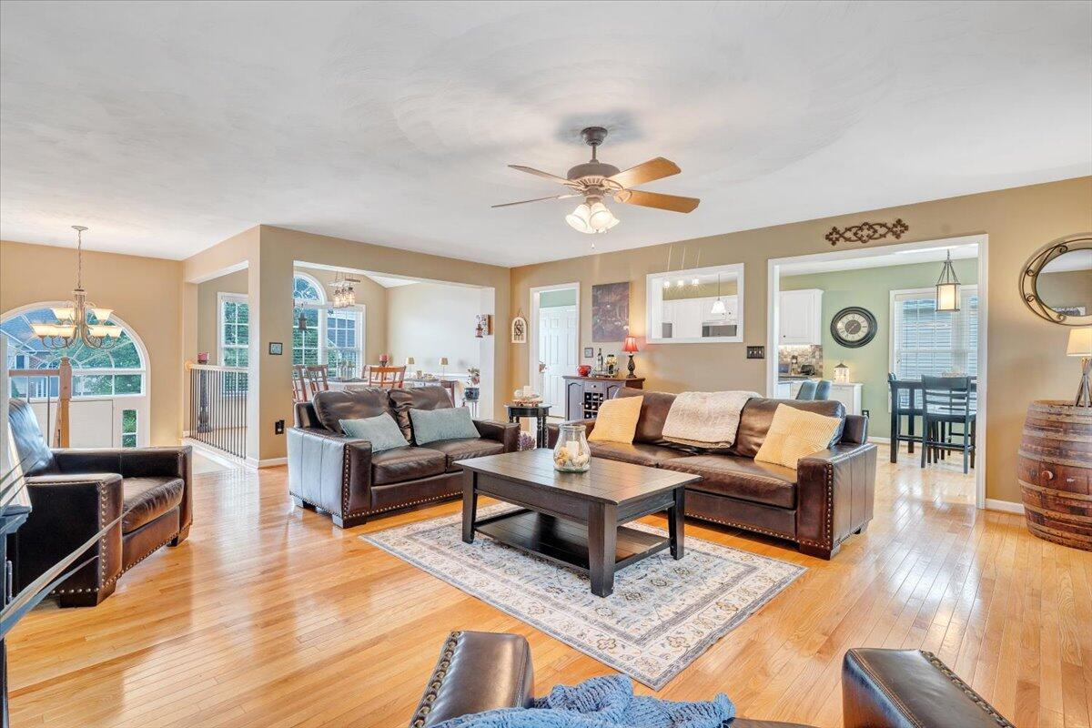 633 Castleridge Rd, Vinton, Virginia image 12