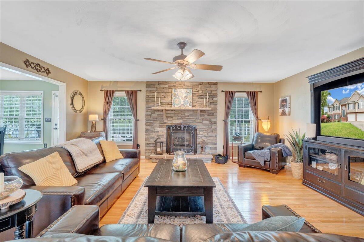 633 Castleridge Rd, Vinton, Virginia image 6