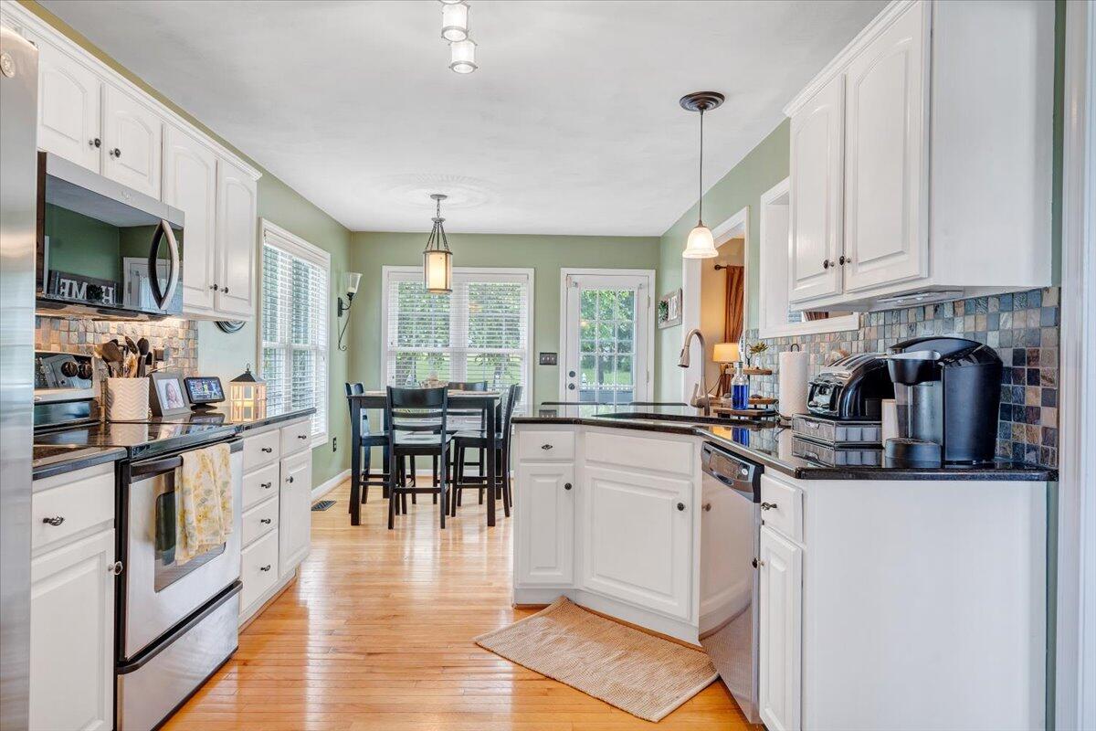 633 Castleridge Rd, Vinton, Virginia image 26