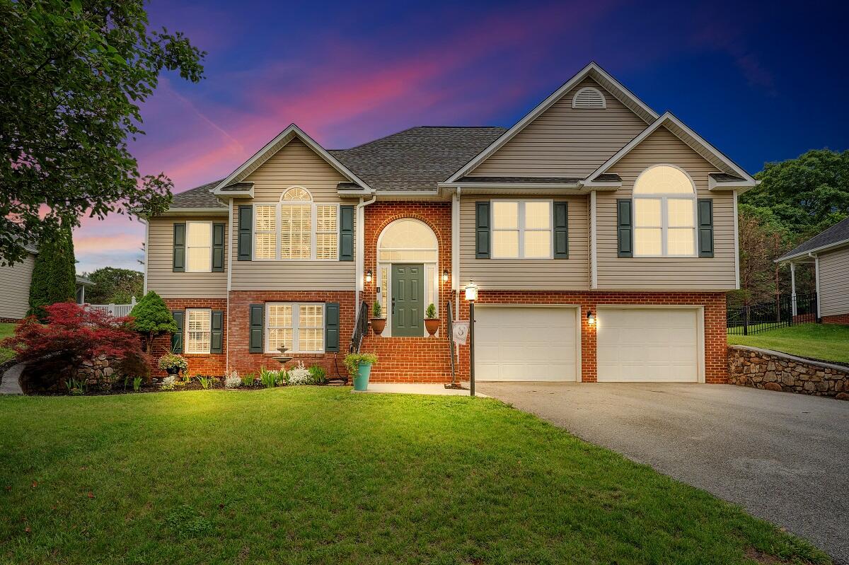 633 Castleridge Rd, Vinton, Virginia image 1