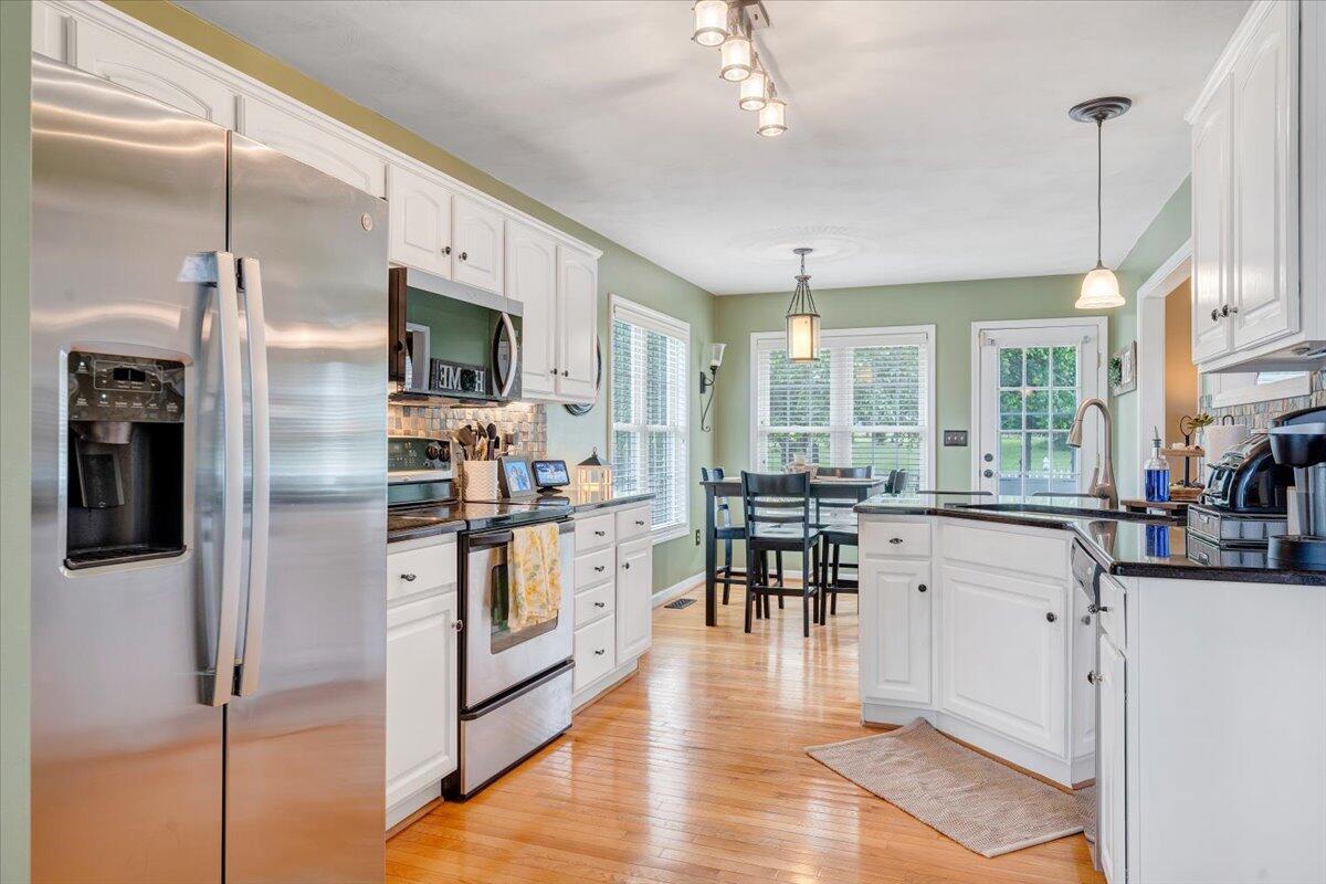 633 Castleridge Rd, Vinton, Virginia image 25