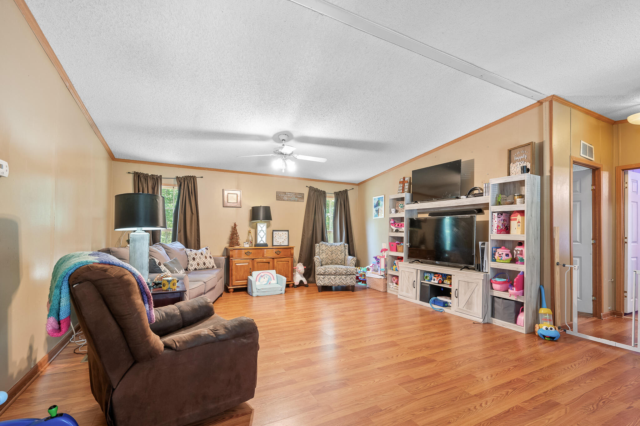 1145 Shady Rest Ln, Huddleston, Virginia image 6