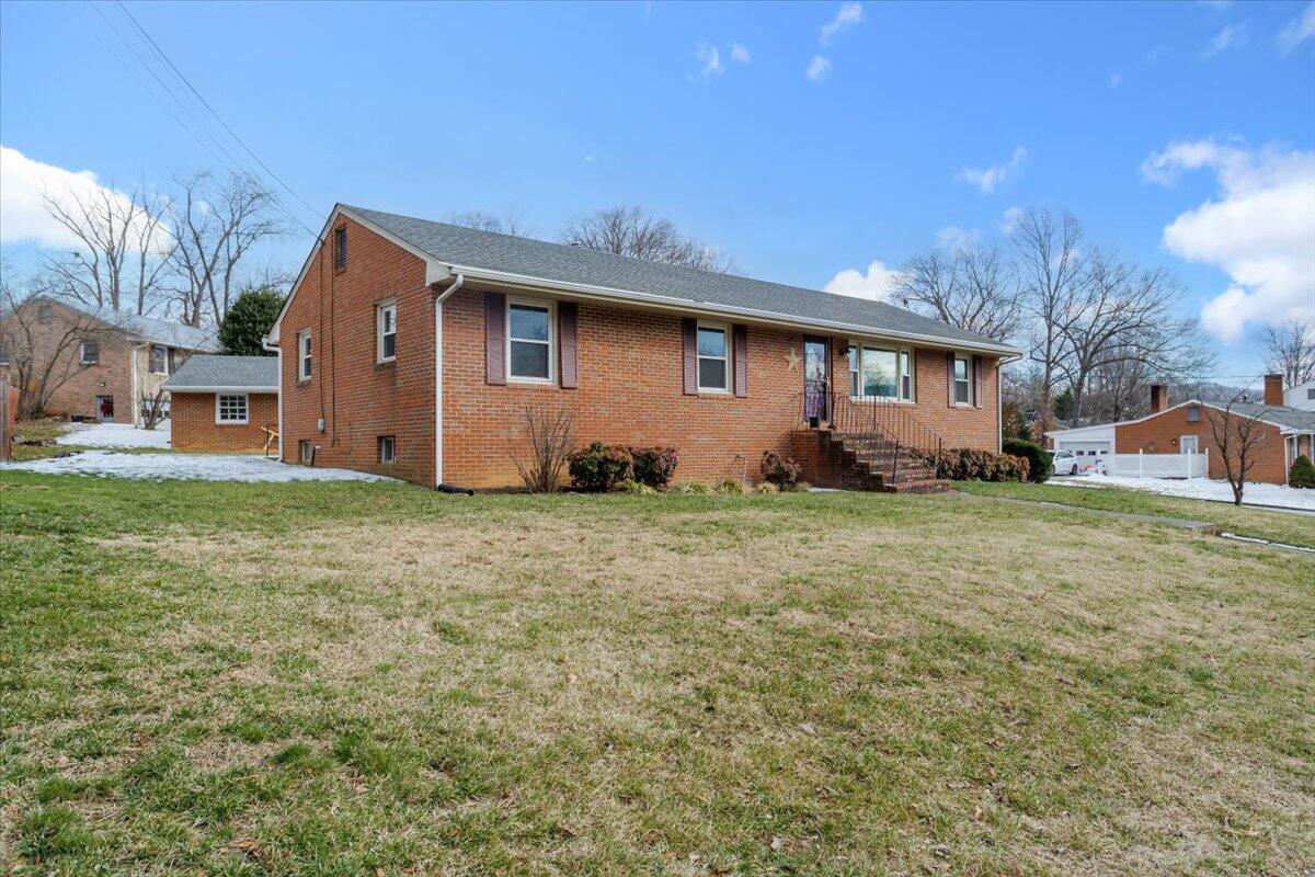 507 Ingal Blvd, Salem, Virginia image 1