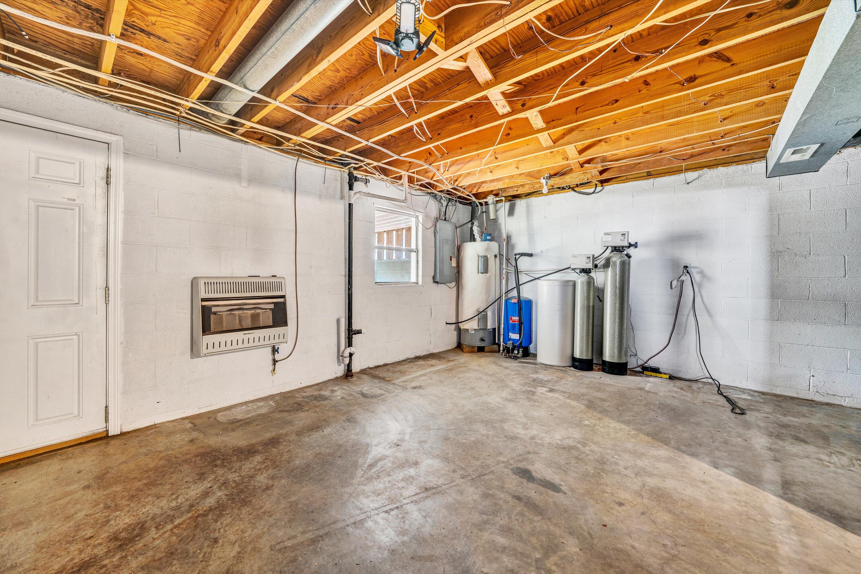 200 Cherokee Hills Rd, Bassett, Virginia image 25