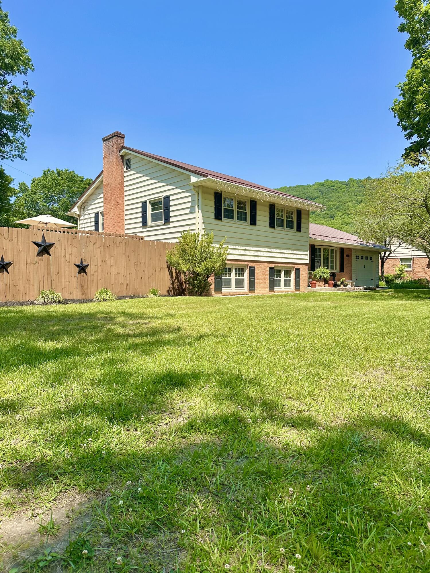 104 Wintergreen Ave, Clifton Forge, Virginia image 2