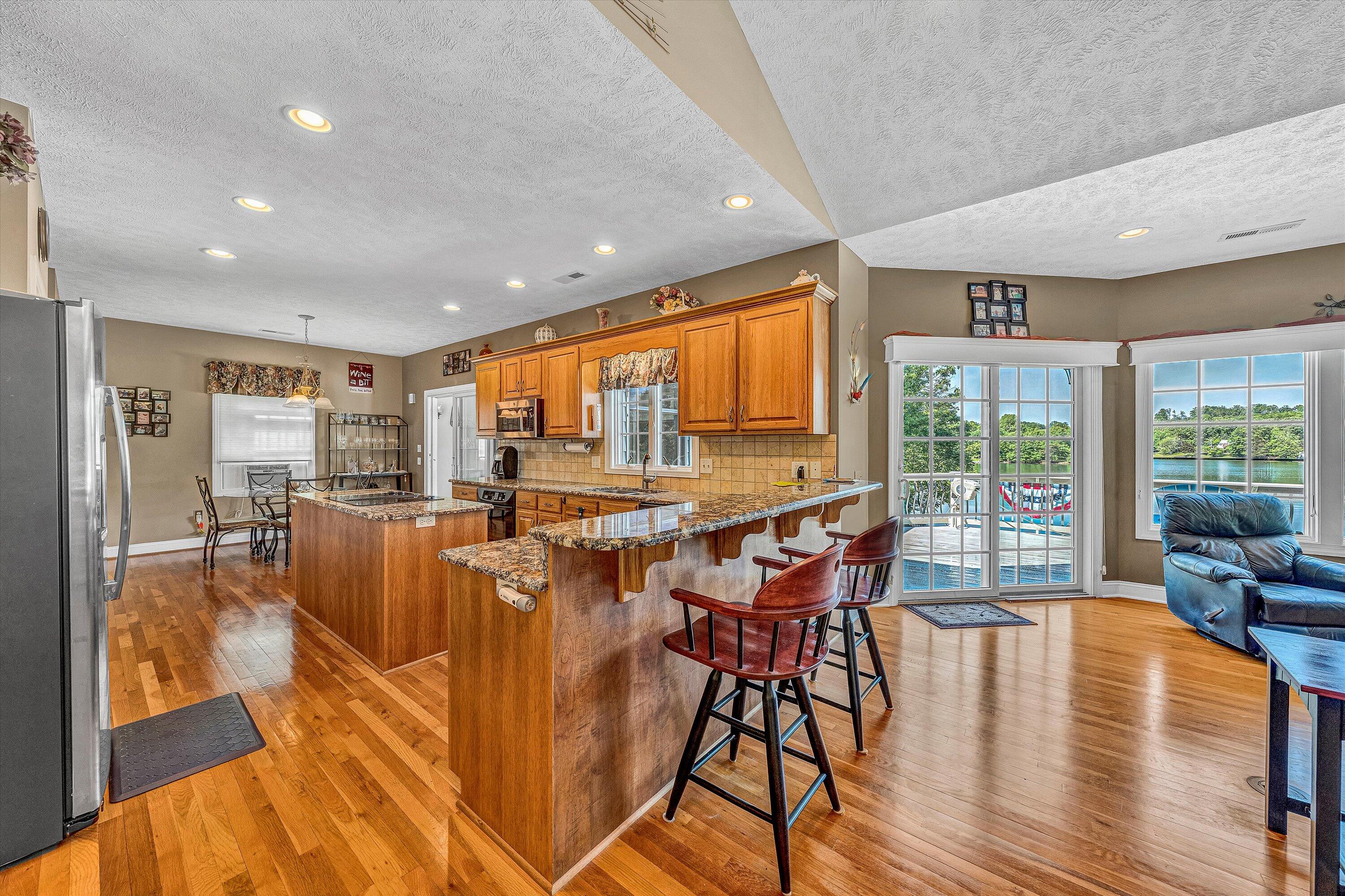 168 Sandy Point Ct, Union Hall, Virginia image 16