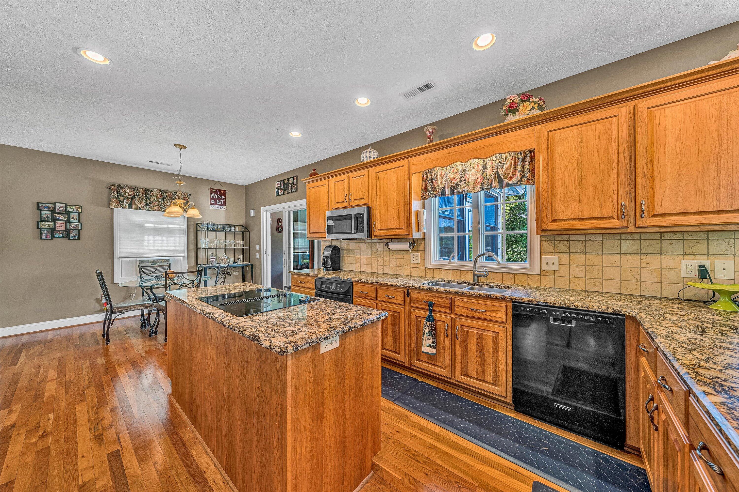 168 Sandy Point Ct, Union Hall, Virginia image 17