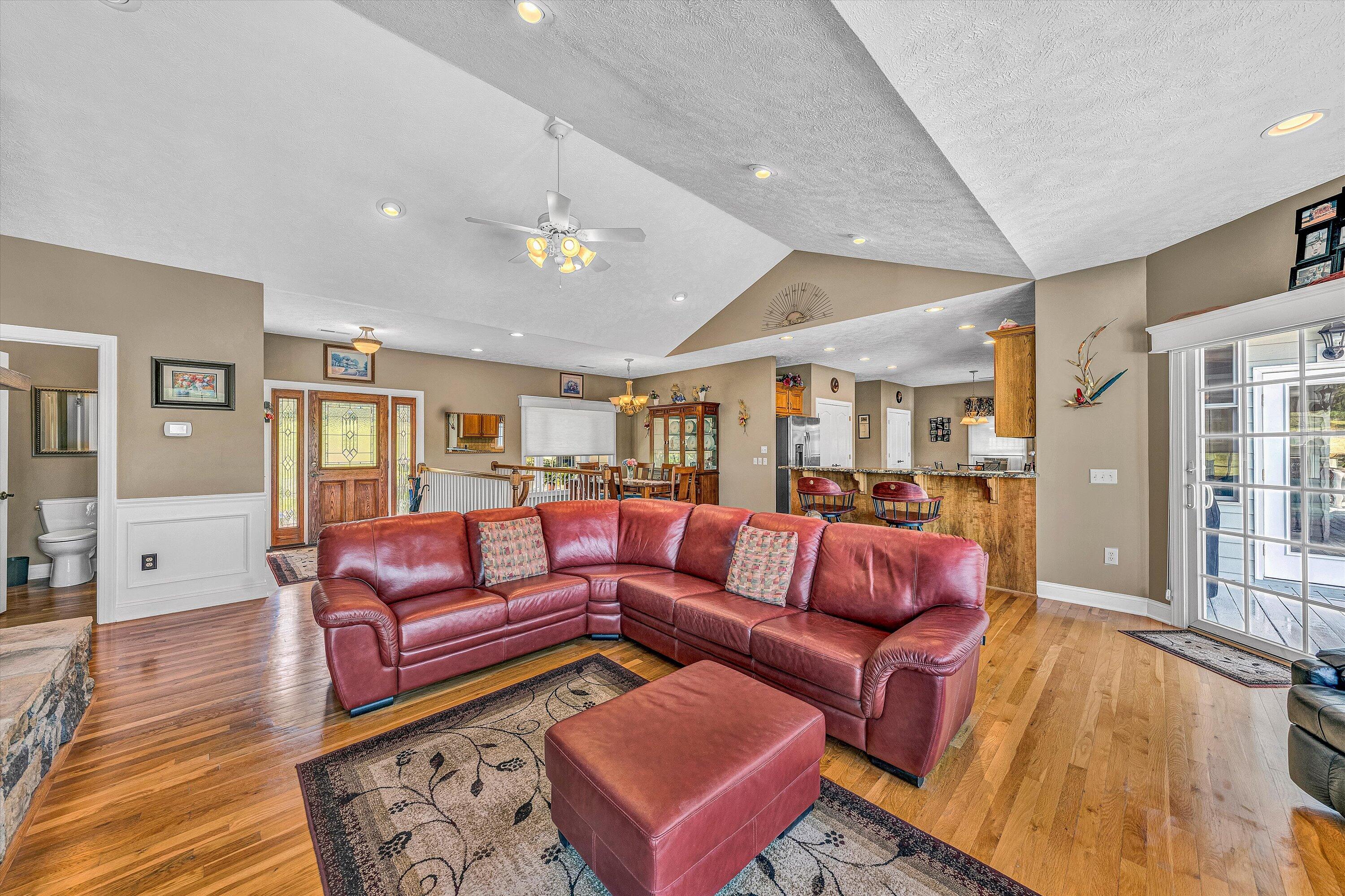 168 Sandy Point Ct, Union Hall, Virginia image 14