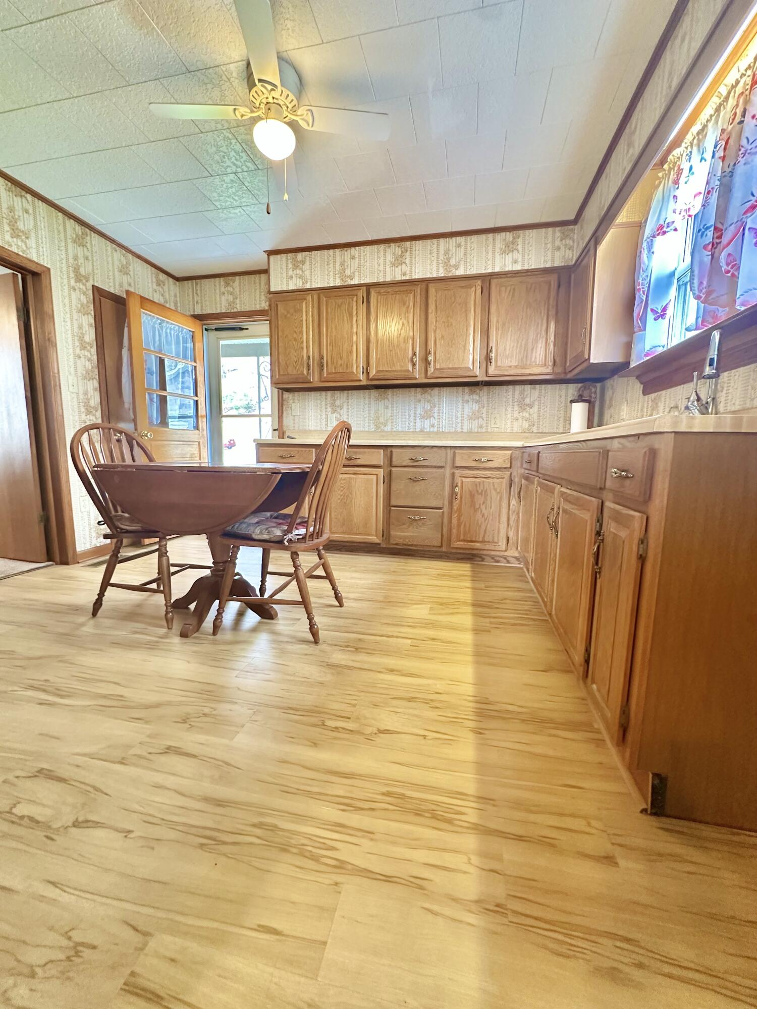 1240 W Jackson St, Covington, Virginia image 19