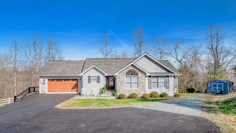 Homes For Sale - 2085 Lakewood Forest Rd<br/> Moneta, VA 24121