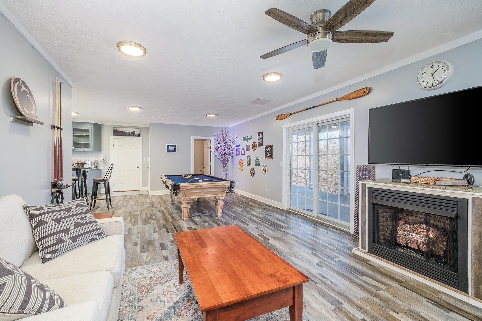 Moneta, Virginia, 24121, United States, 4 Bedrooms Bedrooms, ,4 BathroomsBathrooms,Residential,Active,2030954