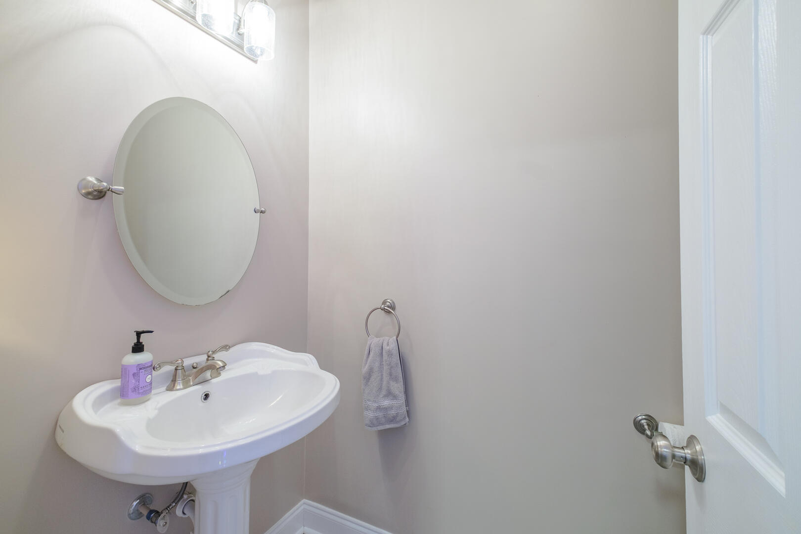 Moneta, Virginia, 24121, United States, 4 Bedrooms Bedrooms, ,4 BathroomsBathrooms,Residential,Active,2030954