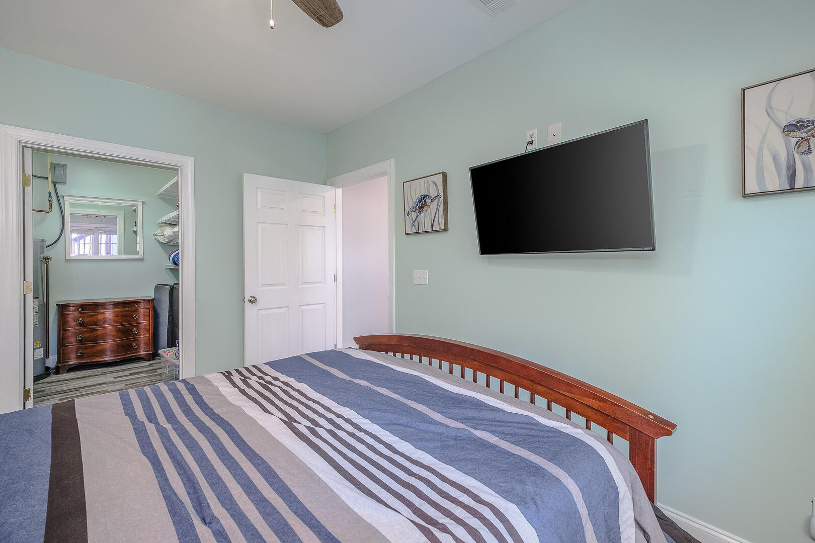 Moneta, Virginia, 24121, United States, 4 Bedrooms Bedrooms, ,4 BathroomsBathrooms,Residential,Active,2030954