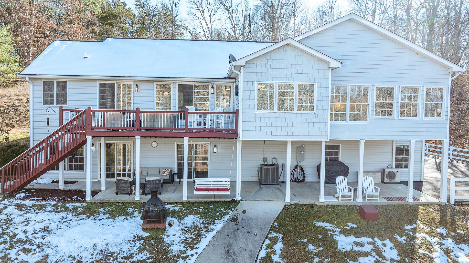 Moneta, Virginia, 24121, United States, 4 Bedrooms Bedrooms, ,4 BathroomsBathrooms,Residential,Active,2030954