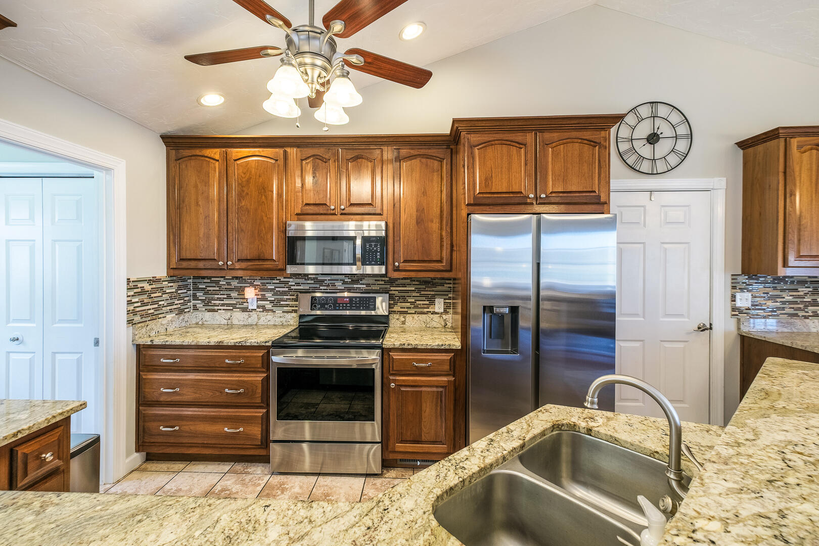Moneta, Virginia, 24121, United States, 4 Bedrooms Bedrooms, ,4 BathroomsBathrooms,Residential,Active,2030954