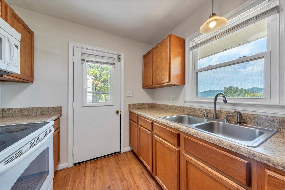 81 Ridgeview Cir, Roanoke, Virginia image 9