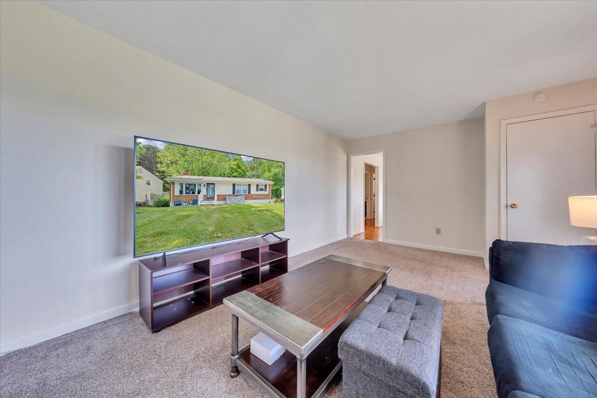 81 Ridgeview Cir, Roanoke, Virginia image 5