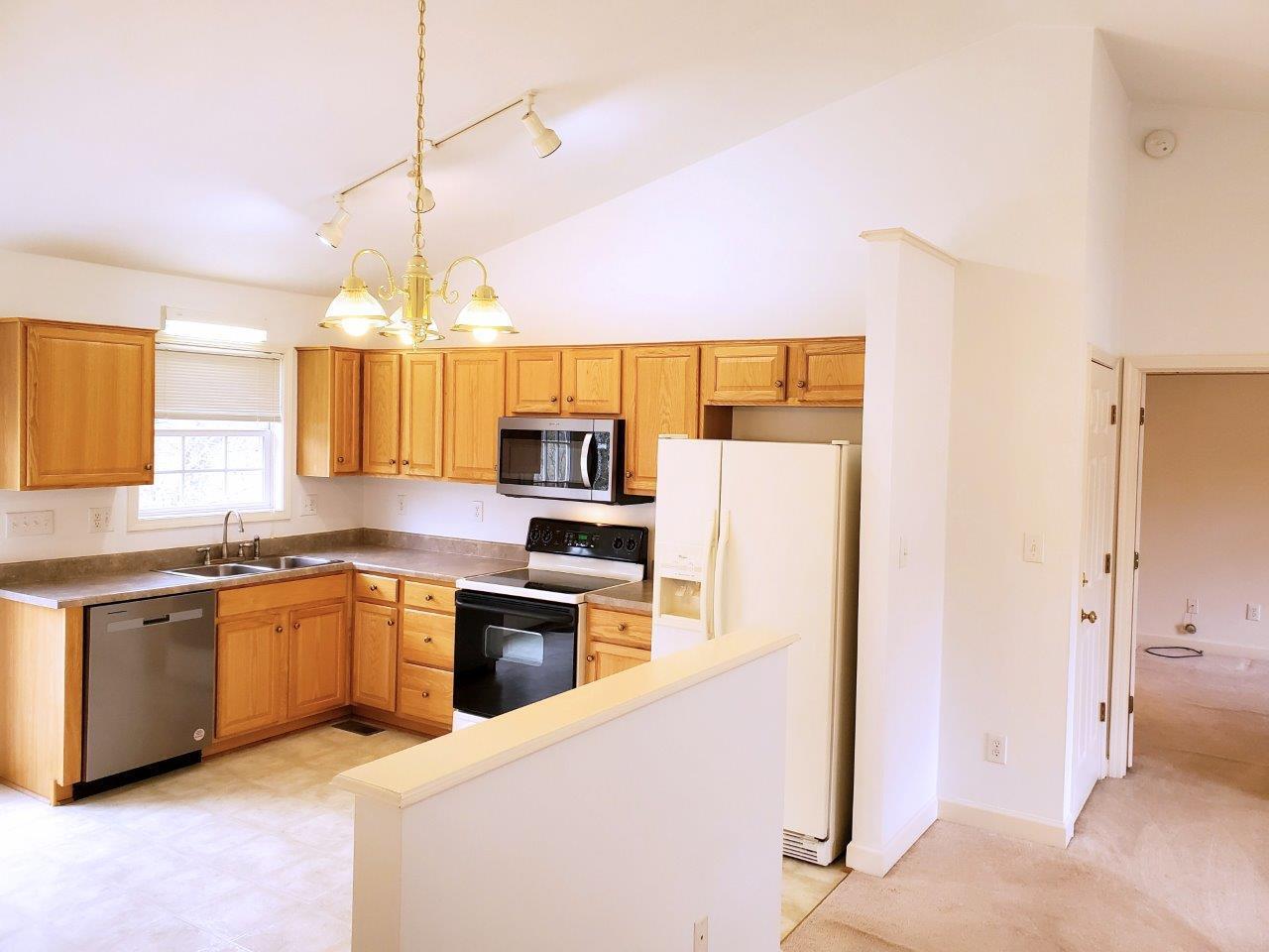 1110 Mountain View Rd, Vinton, Virginia image 4
