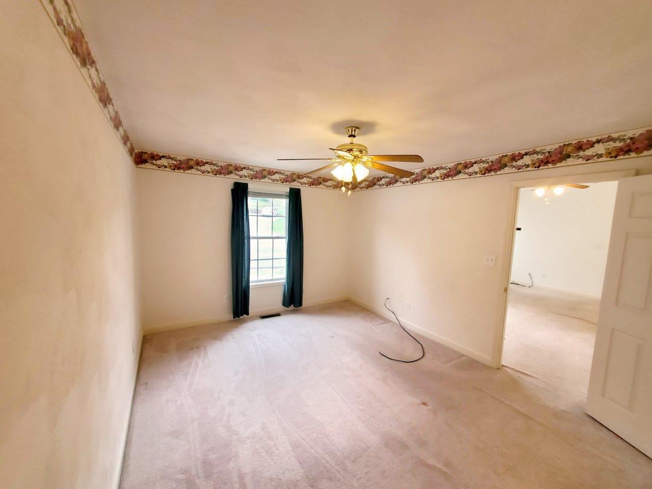 1110 Mountain View Rd, Vinton, Virginia image 9