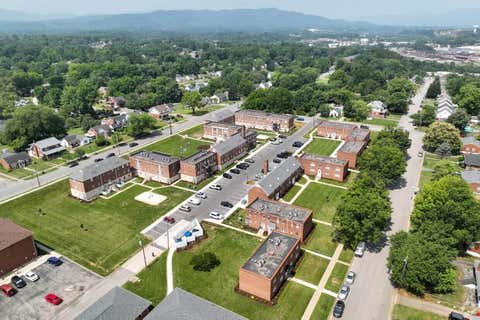 Apartment For Rent - 2349 Memorial Ave #40<br/> Roanoke City County, Roanoke, VA 24015
