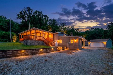 Homes For Sale - 2412 Quarterwood Rd<br/> Montvale, VA 24122