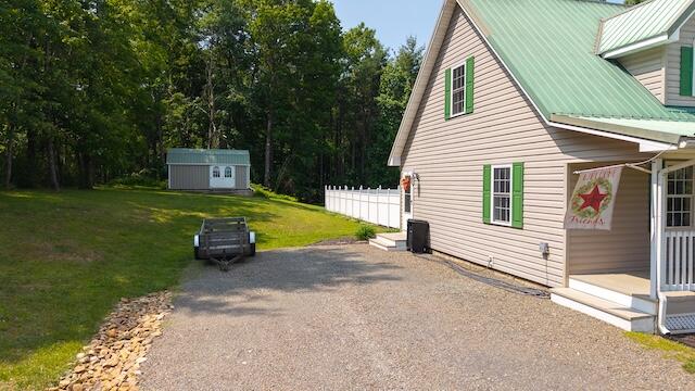 2716 Peaks Mountain Rd, Galax, Ohio image 4