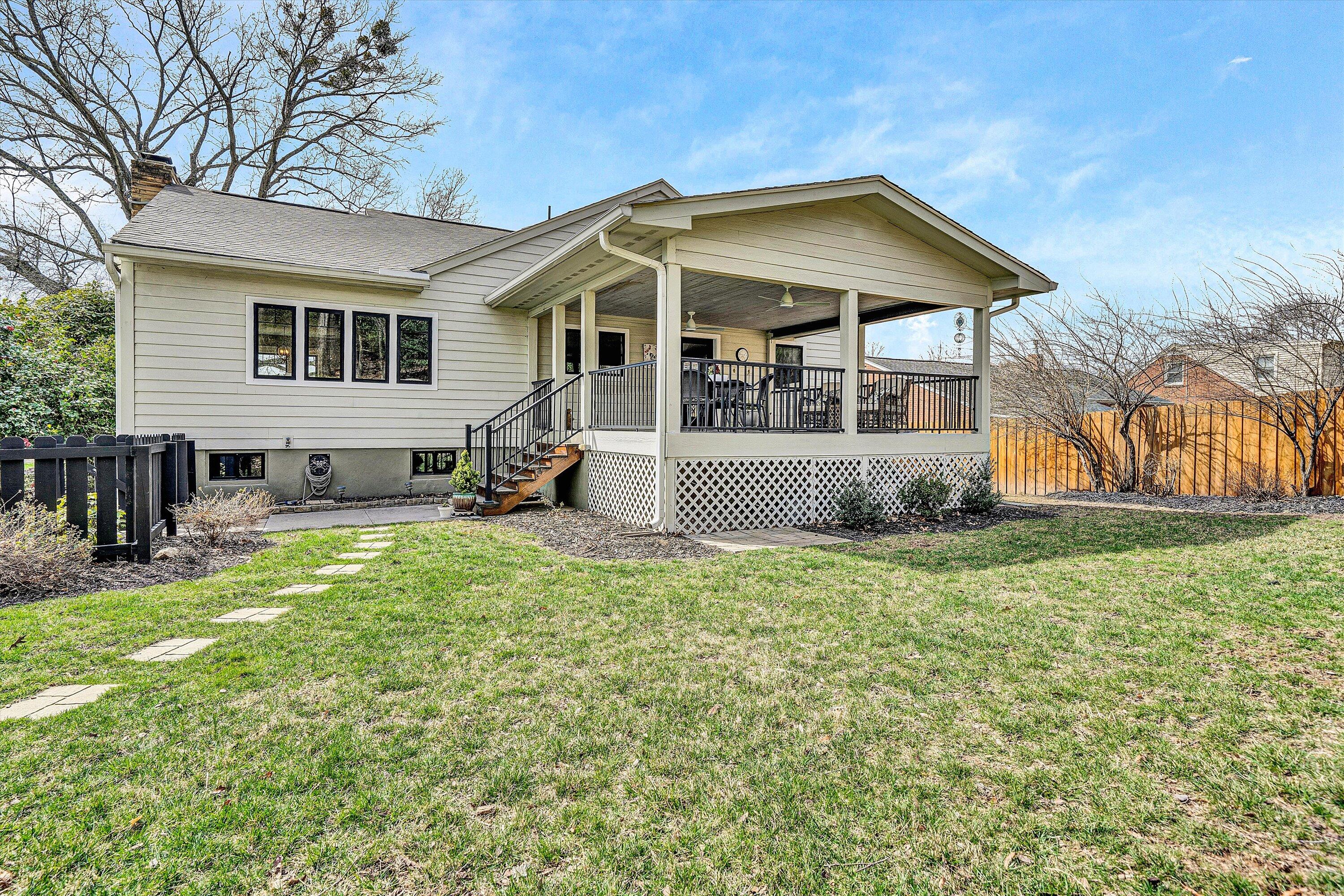 Roanoke, Virginia 24015, United States, 5 Bedrooms Bedrooms, ,3 BathroomsBathrooms,Residential,Pending,87315