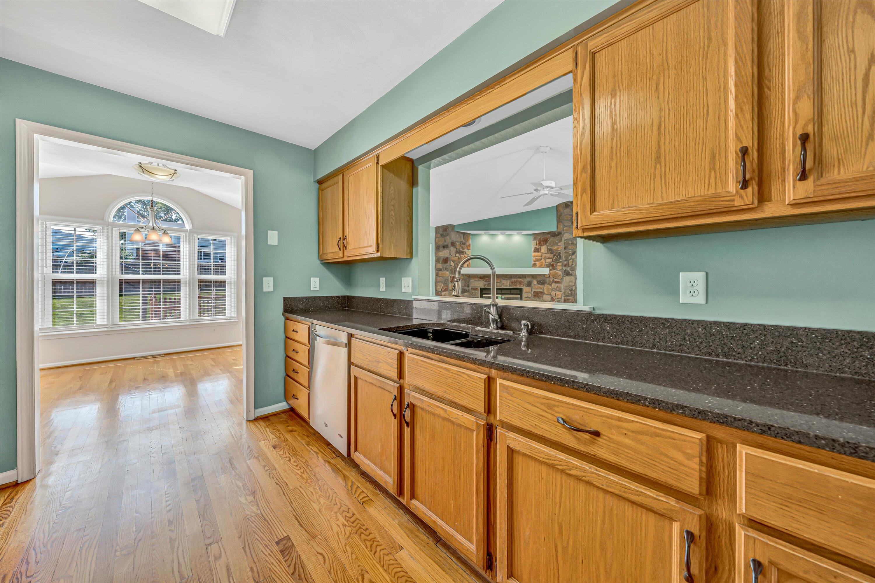 5508 Rome Dr, Roanoke, Virginia image 10