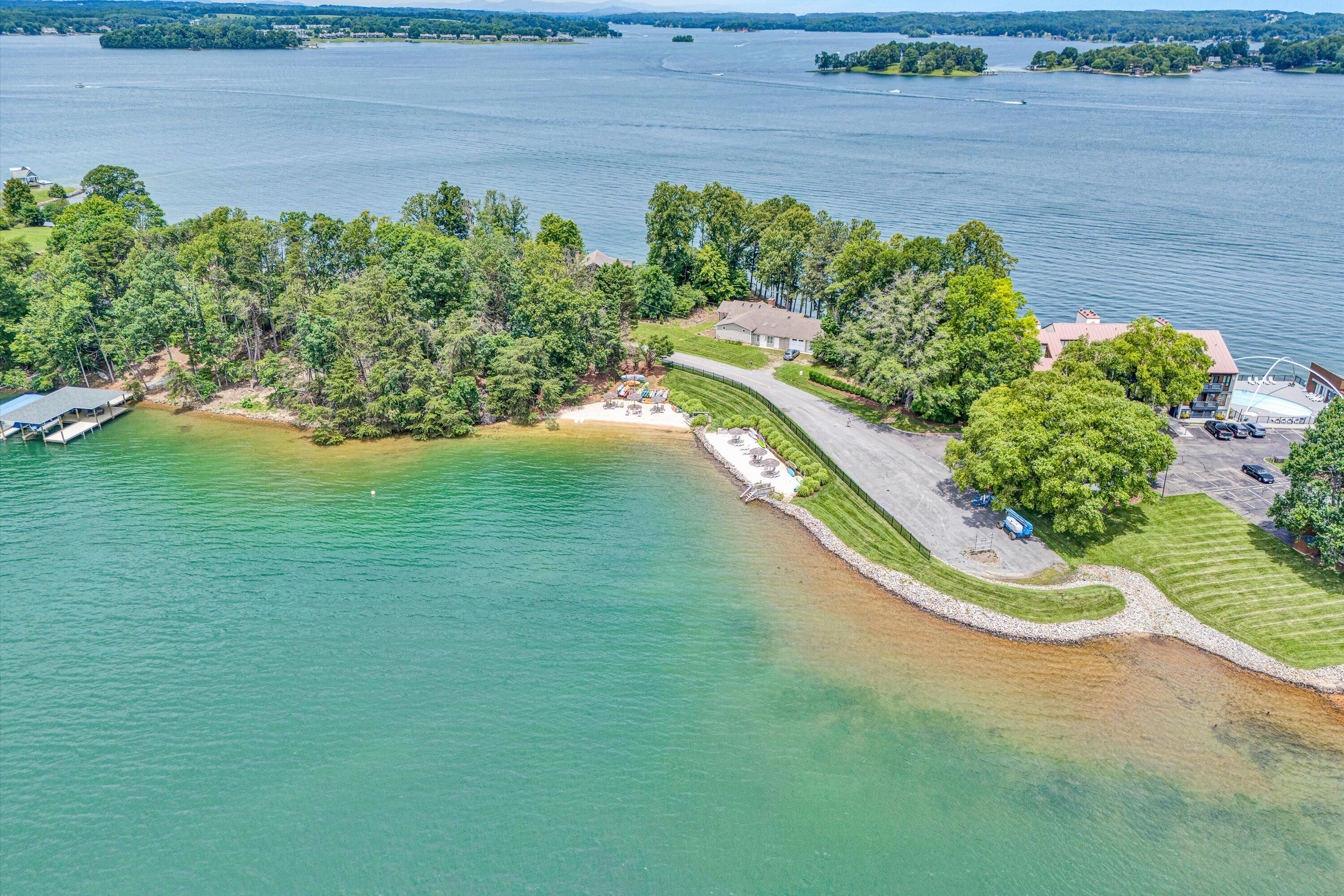 Penhook, Virginia 24137, United States, 2 Bedrooms Bedrooms, ,2 BathroomsBathrooms,Residential,Active,152220