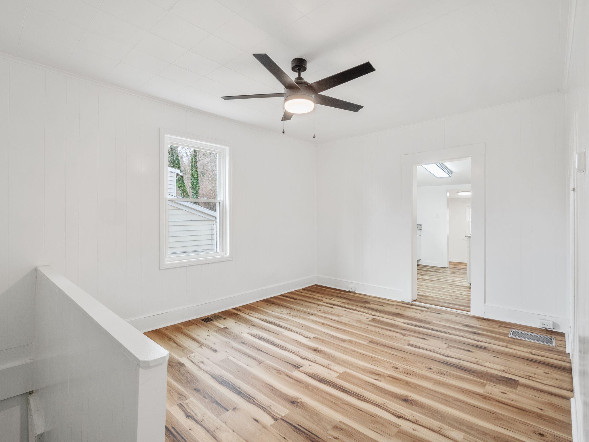 454 Tinker Ave, Vinton, Virginia image 7