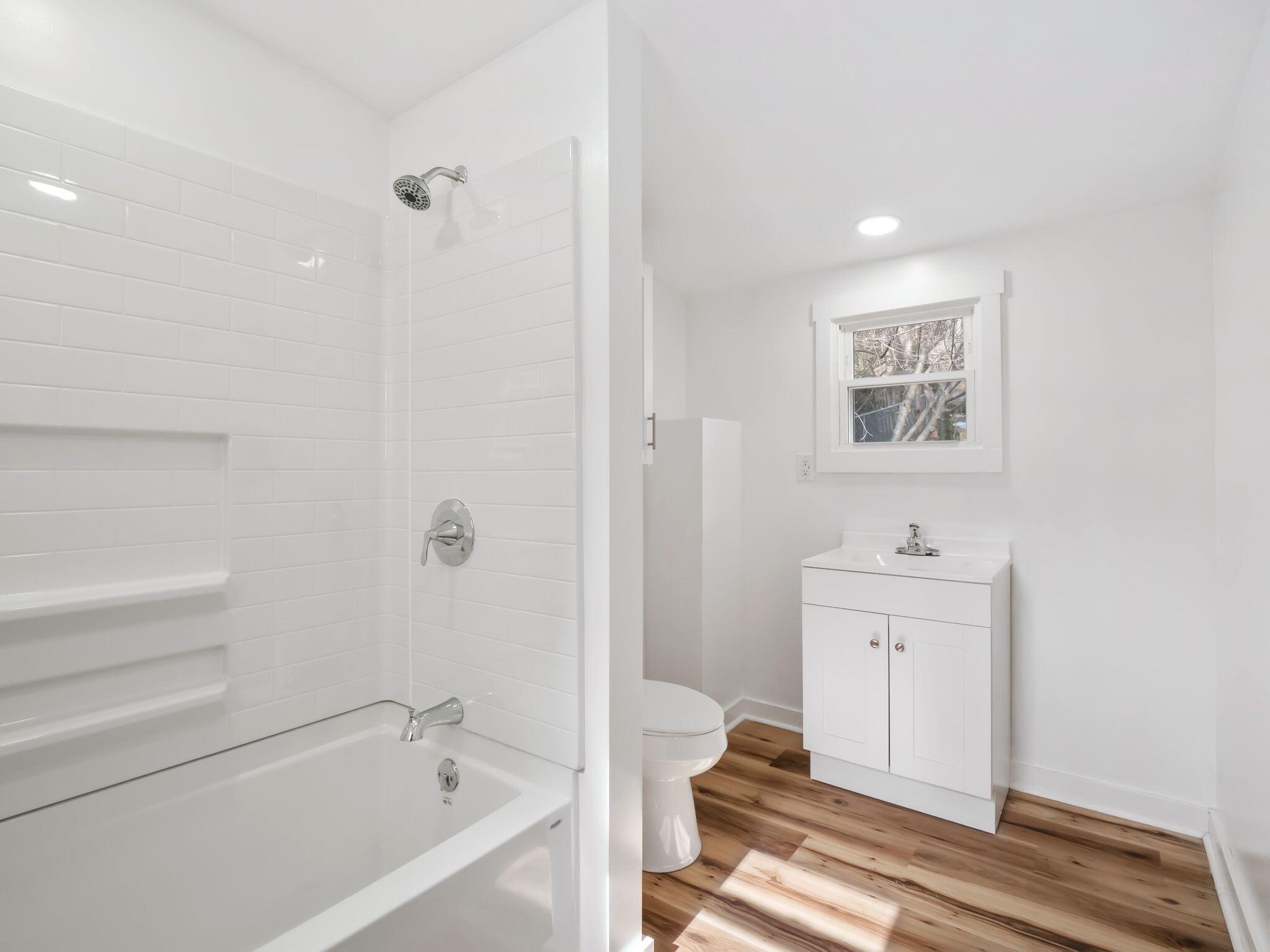 454 Tinker Ave, Vinton, Virginia image 10