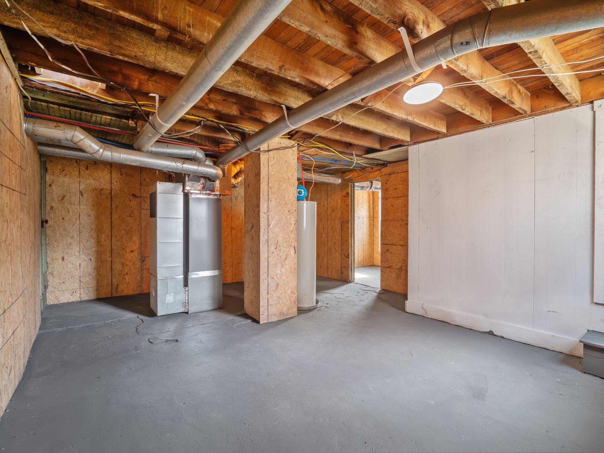 454 Tinker Ave, Vinton, Virginia image 15