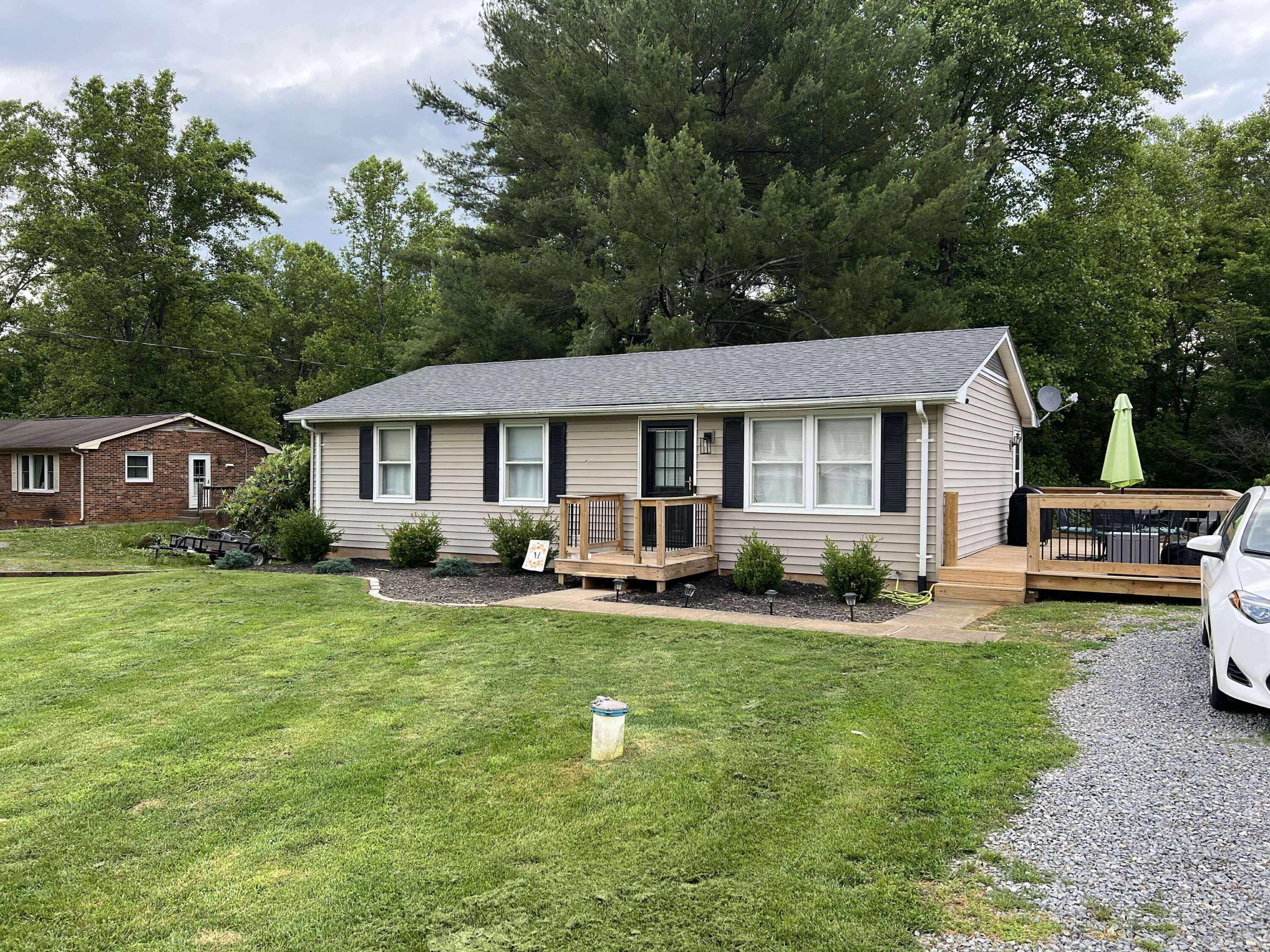 360 Rakes Rd, Rocky Mount, Virginia image 2