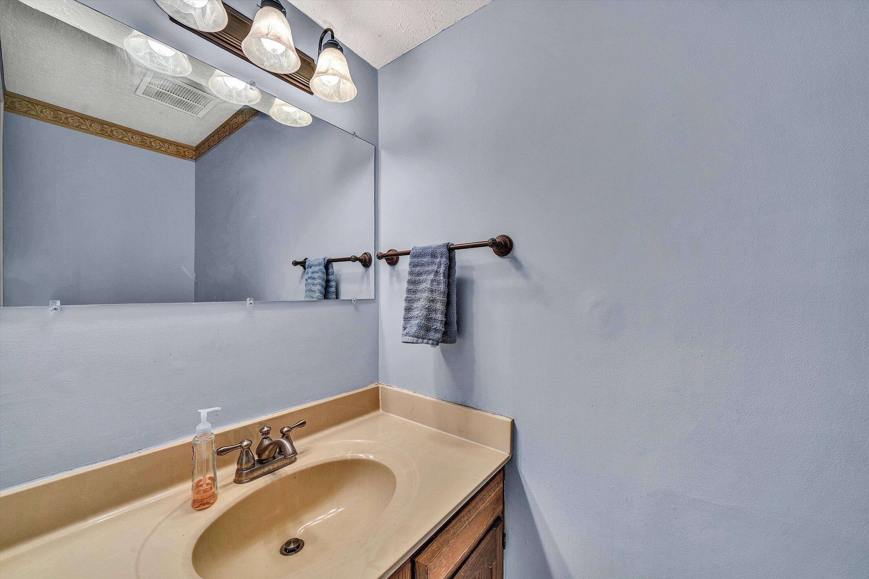 907 Lora Ln, Blacksburg, Virginia image 13