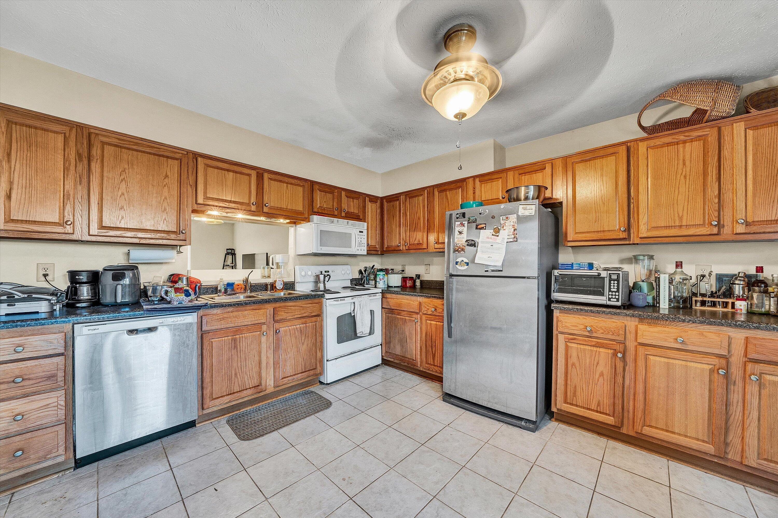 907 Lora Ln, Blacksburg, Virginia image 10