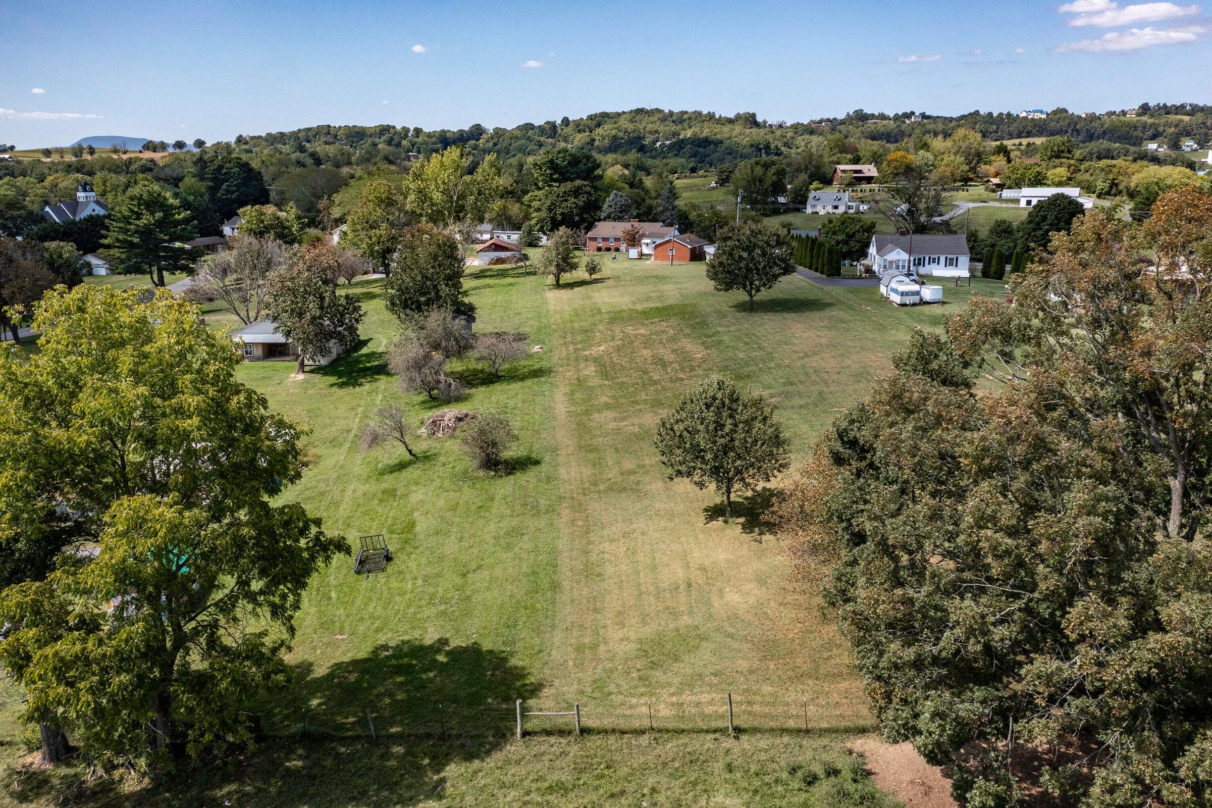 8 Obstgarten Hill, Fairfield, Virginia image 2